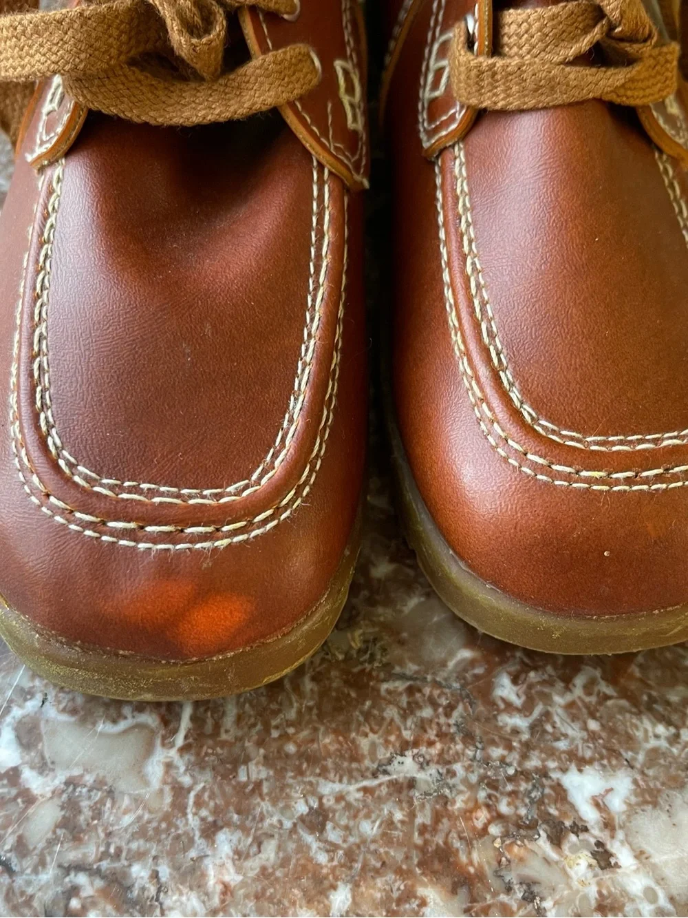 Vintage 1970s Trax Deadstock Leather Moccasin Shoes Size 8.5 Brown New With Tags